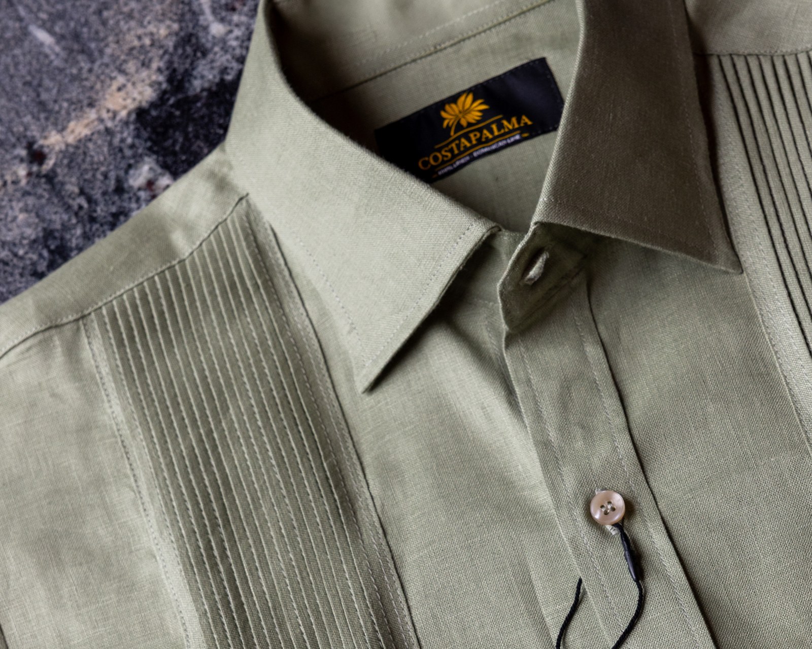 Olive linen, collar and alforzas