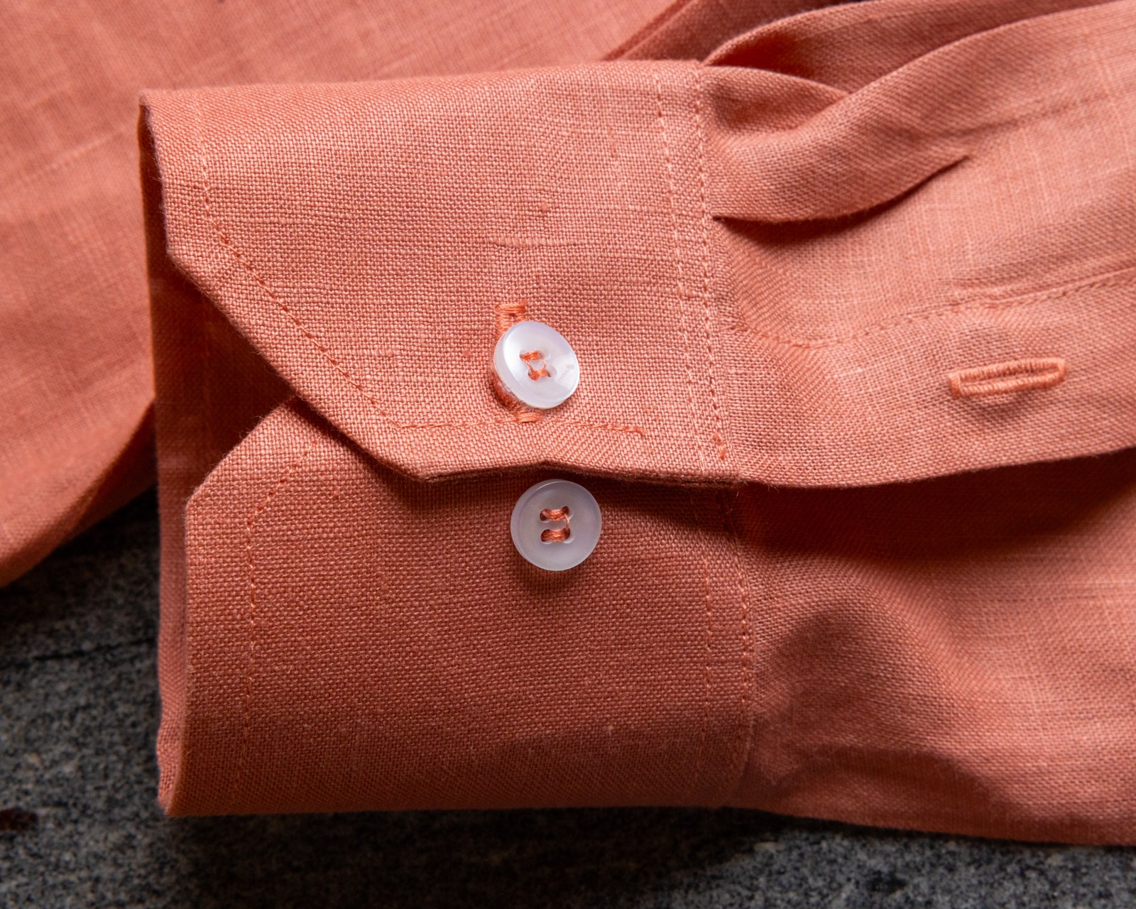 Terra linen, two-button cuff